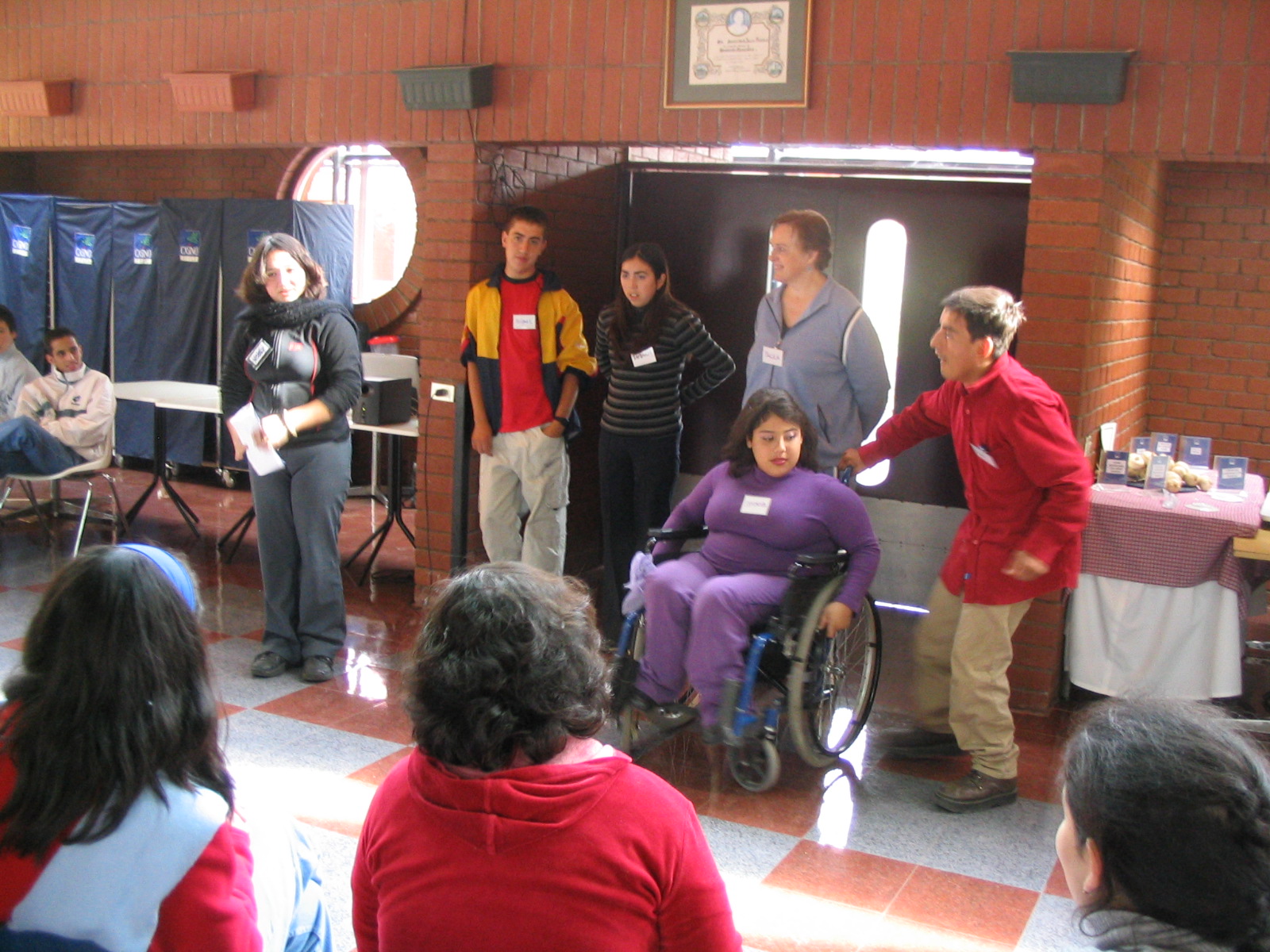 pelp5representandosupuestostop15mayo2004.jpg